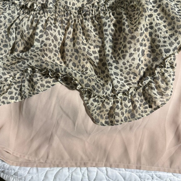 Elegant Black Long Sleeve Dress with Lace Details - Picture 12 of 13